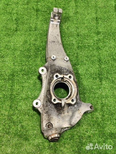 Кулак поворотный передний правый Bmw 7-Series F02