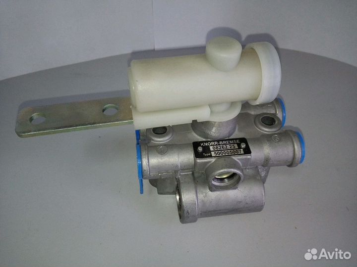 Кран уровня пола передний Mercedes