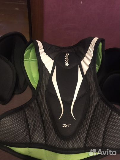 Нагрудник хоккейный