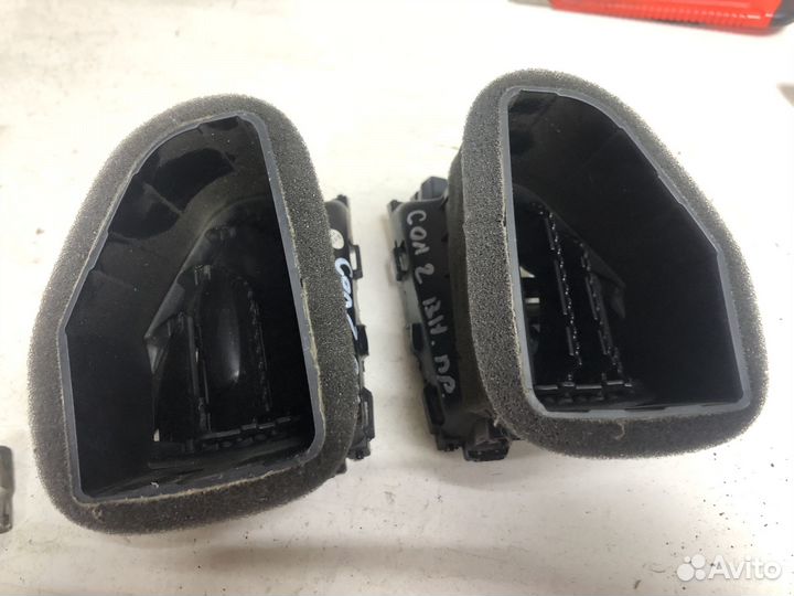 Внутренний дефлектор воздуховода Hyundai Solaris 2