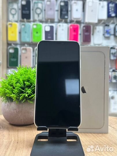 iPhone 11, 64 ГБ