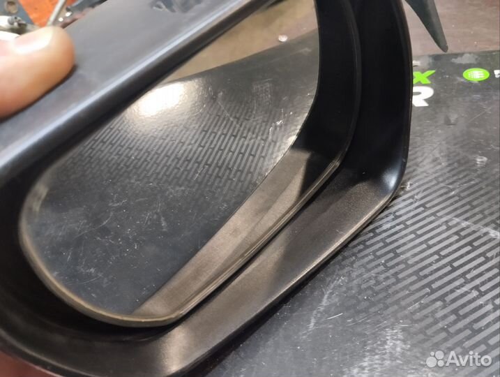 Зеркало на Mazda demio