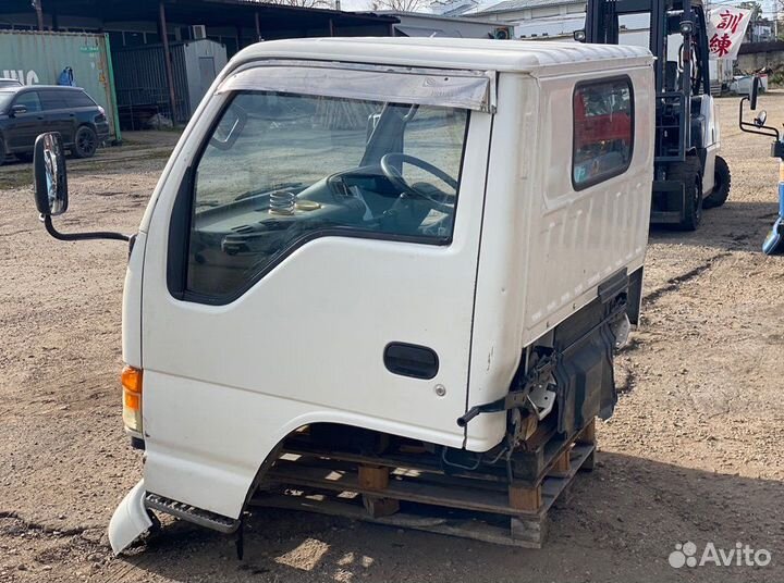 Кабина Isuzu Elf NHS69E 4JG2 1995