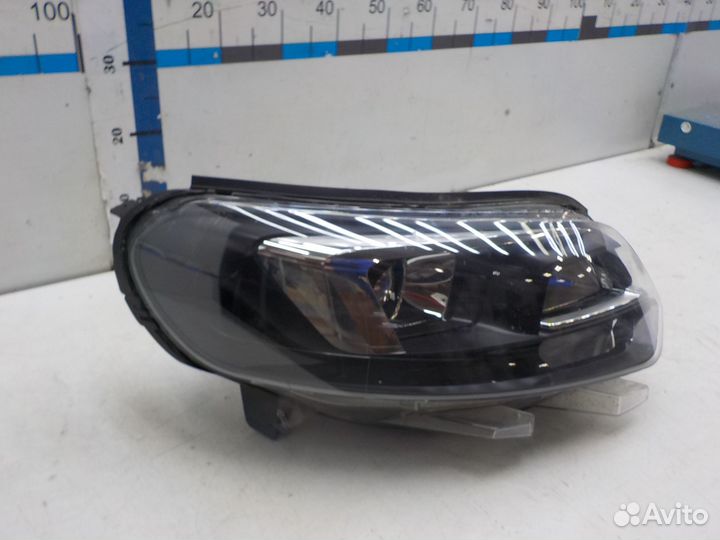 Фара правая Opel Zafira Life 2019
