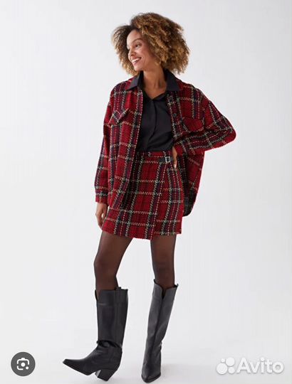 Костюм с юбкой