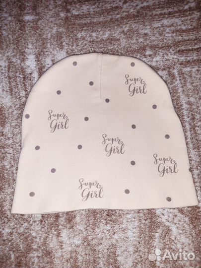 Шапки (46-50), варежки на девочку 4-5 лет