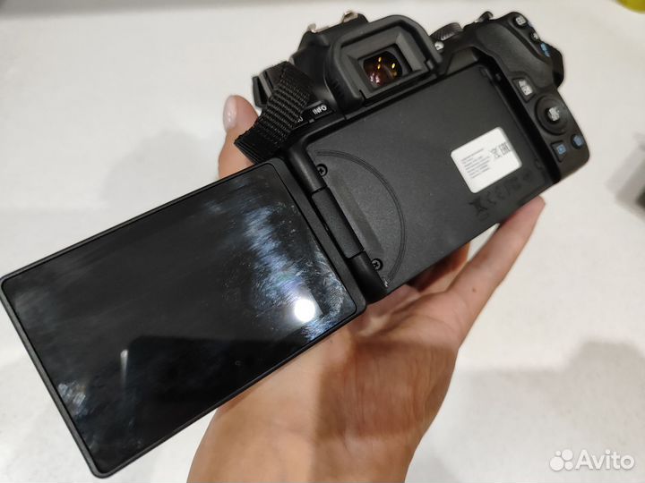 Зеркальный фотоаппарат canon eos 250d kit