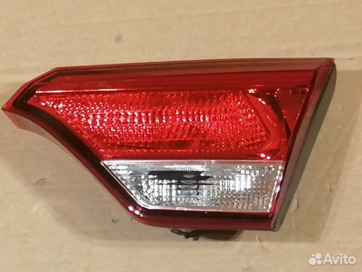 Фонарь в крышку задний правый Kia Rio Седан 4