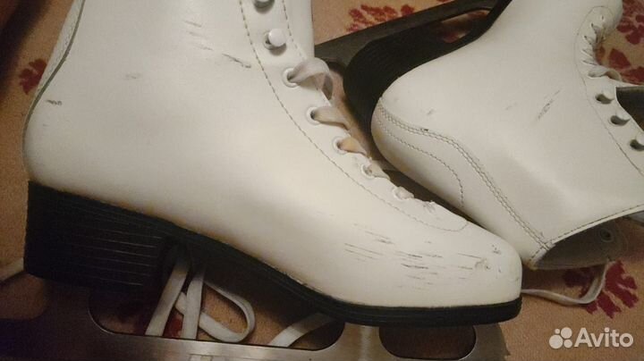 Коньки фигурные женские 39 размер