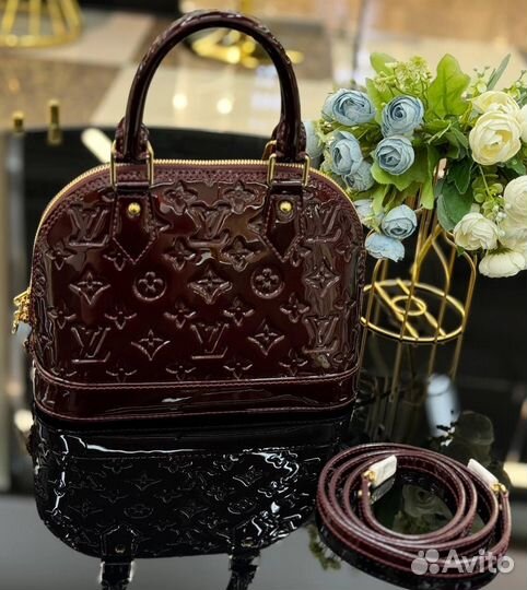 Сумка Louis Vuitton Alma BB лаковая
