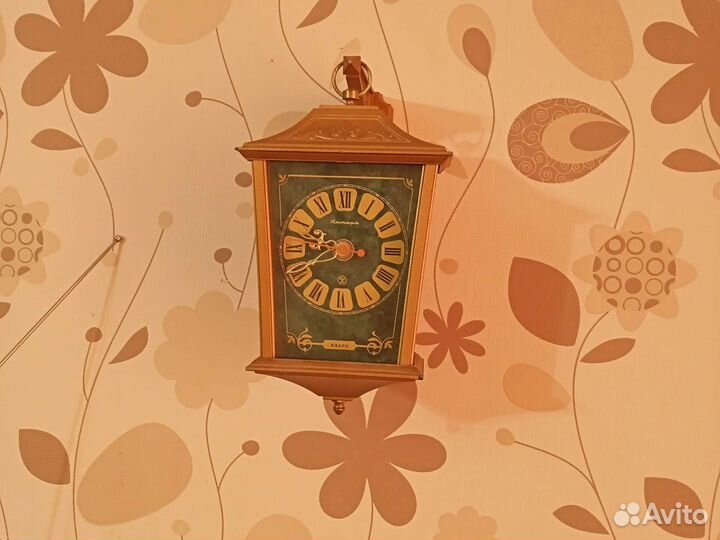 Часы настенные, СССР, янтарь, пластик