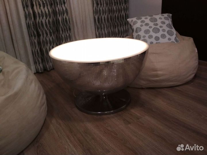 Столик интерьерный