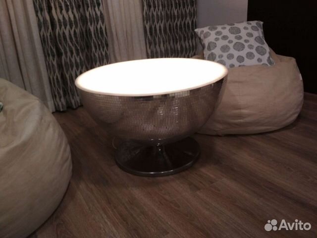 Столик интерьерный