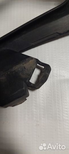 Кронштейн противотуманной фары правый Volvo XC60