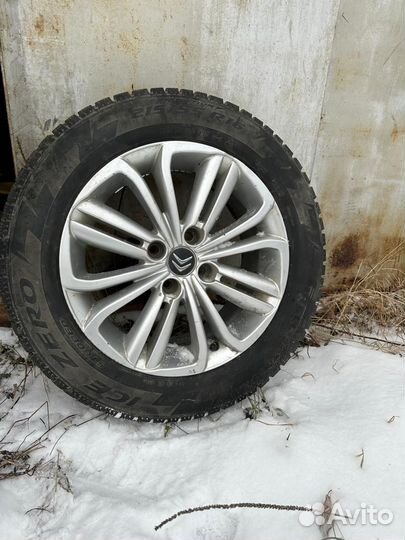 Pirelli Ice Zero 215/55 R16 97T
