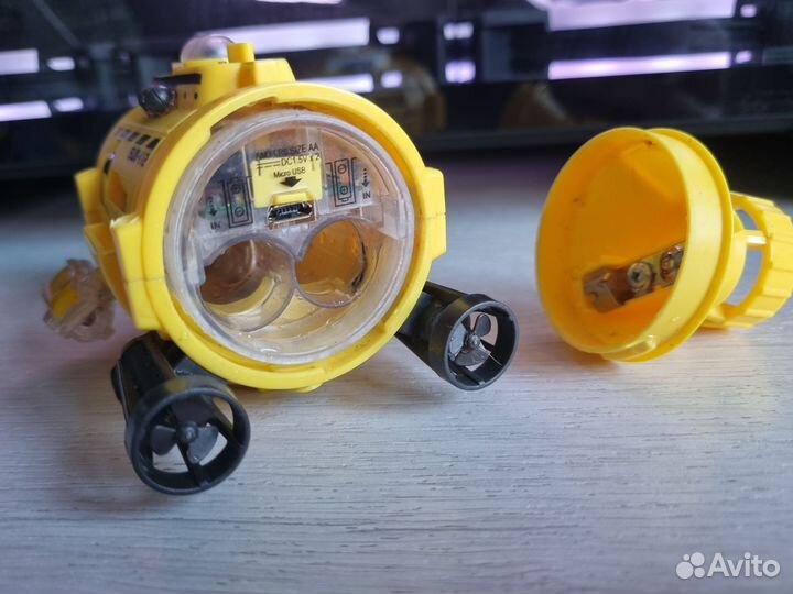 Подводная лодка на радиоуправлении