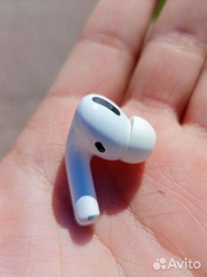 Левый наушник airpods pro