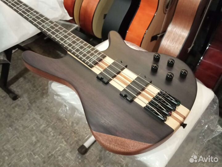 Бас-гитары Magna, сквозной гриф