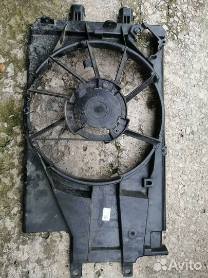 Диффузор радиатора granta