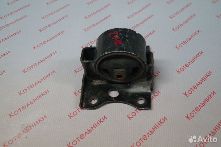 Nissan 11220-5M510 Опора кпп