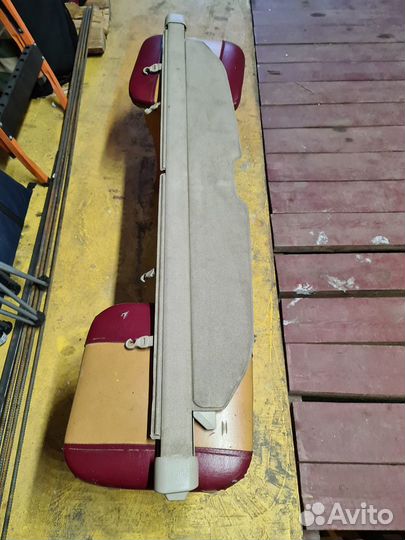 Toyota Gaia шторка багажника