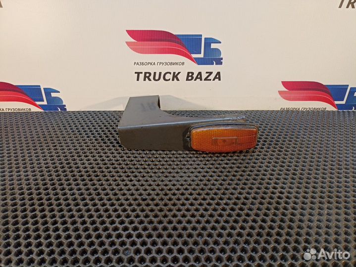 5010617653 Кронштейн габарита правый