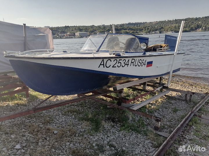 Катер Амур - М