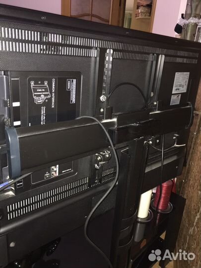 Полка, тумба под телевизор с кронштейном