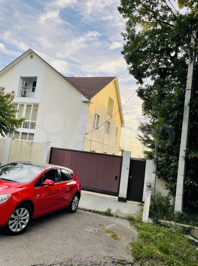 Дом 411 м² на участке 11 сот.