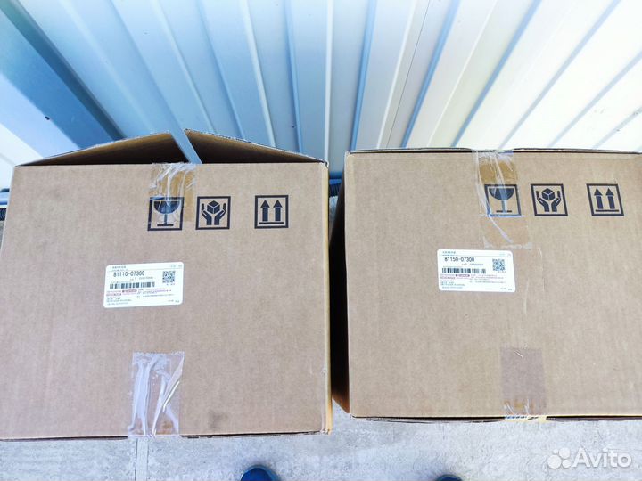 Фара правая Toyota Avalon 5 81110-07300 8111007300