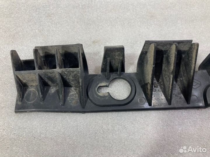 Кронштейн бампера задний правый Renault Logan