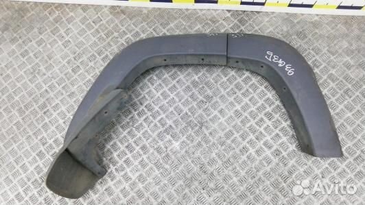 Молдинг крыла заднего правого jeep cherokee KJ (93