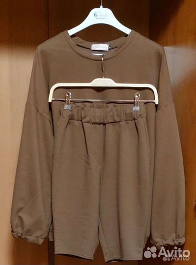 Женский спортивный костюм