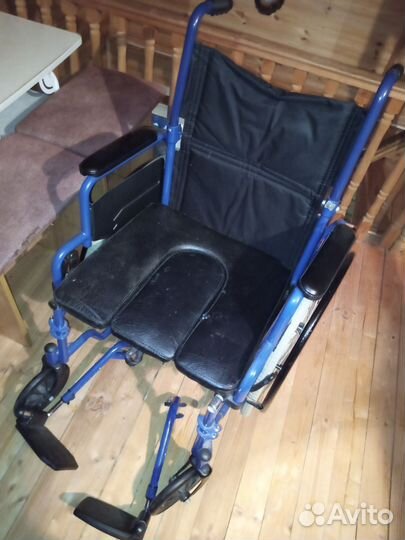 Кресло-коляска для туалета