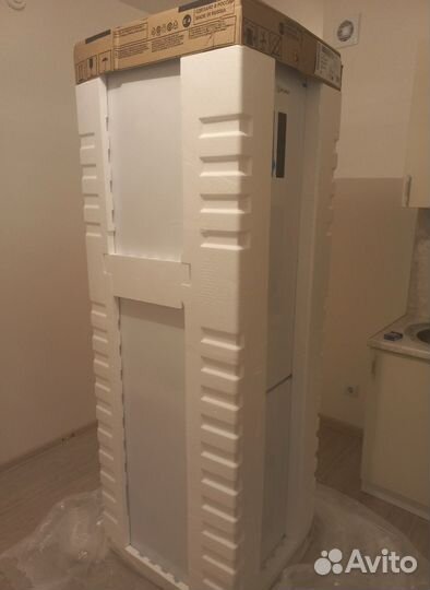 Холодильник Indesit ITR 5200 W белый