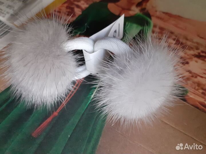 Помпон из норки на резинке (для волос)