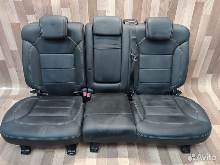 Задний диван Mercedes W166 ML черный со строчкой