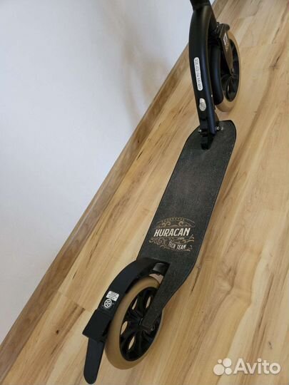 Самокат Huracan