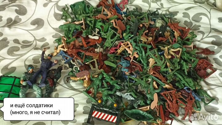 Очень много игрушек для детей