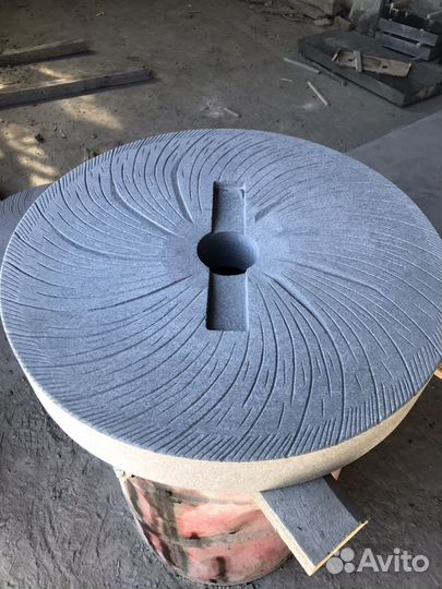 Жернова гранитные для мельницы из Кварцита и габбр