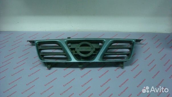 Nissan 62310-8H700 Решетка радиатора