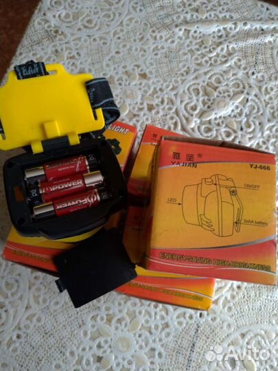 Фонарик налобный новый YJ-666