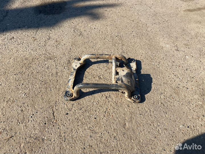 Подрамник АКПП Range Rover L322 5.0