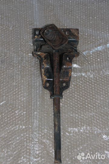 Крепление запаски Cadillac Escalade GMT400 99г