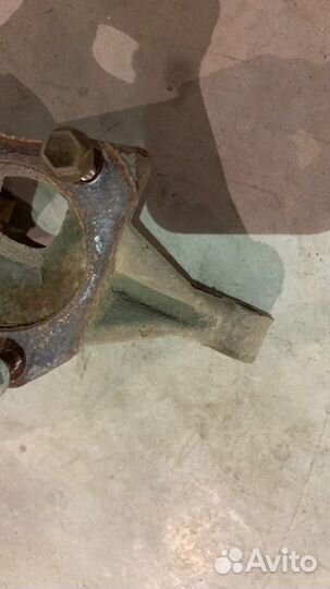 Кулак поворотный задний левый Toyota Camry V55 2.5