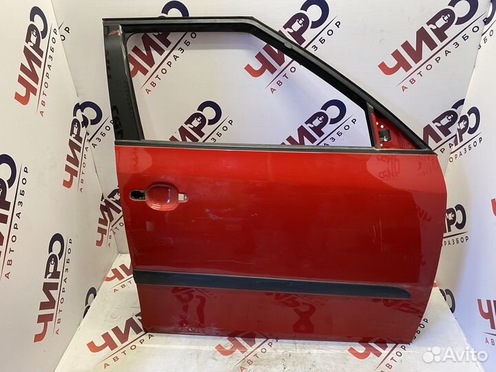 Дверь передняя правая Skoda Fabia 2