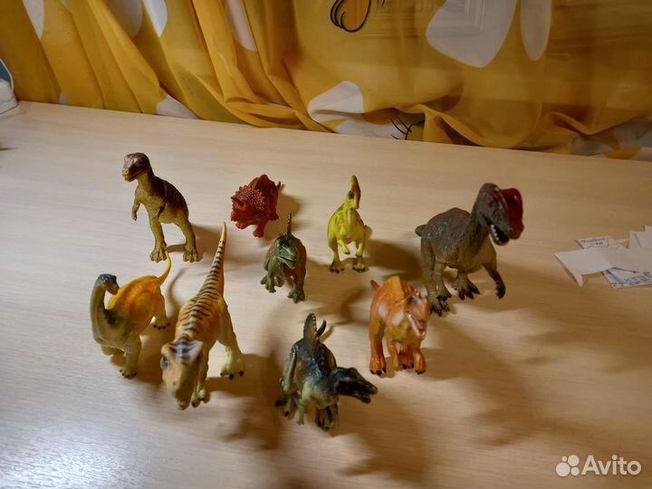 Фигурки динозавров коллекционные