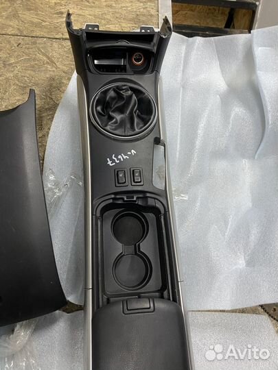 Подлокотник (консоль ) mazda RX-8 / Мазда rx-8