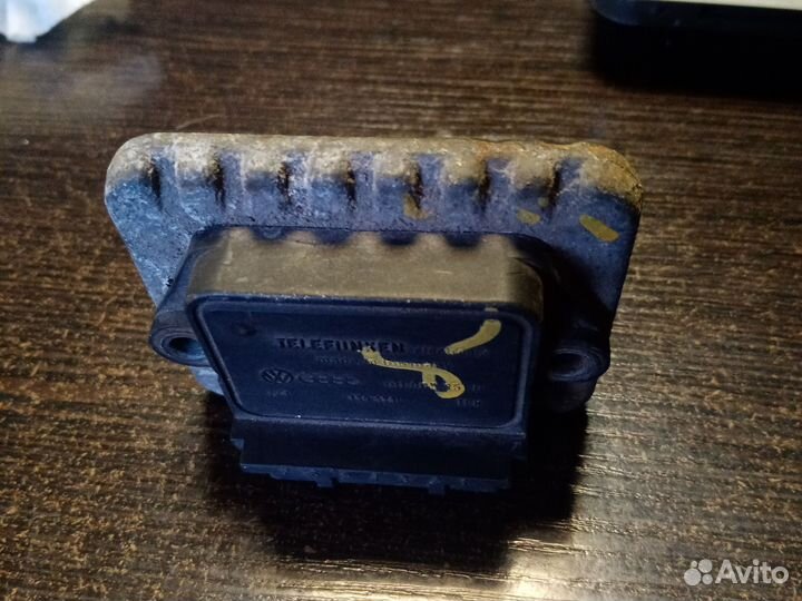 Коммутатор системы зажиг.Фольксваген Б3 1.8МКПП