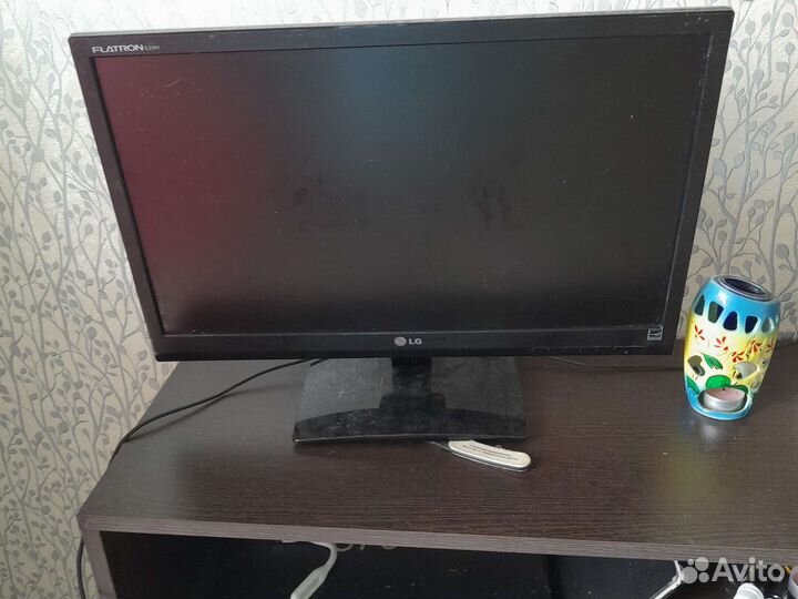 Монитор 24 дюйма LG